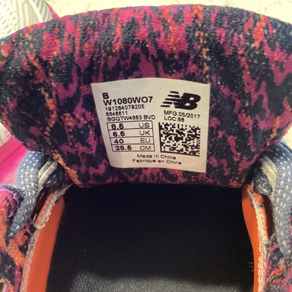 New Balance Running Shoes - Picture 3 of 4